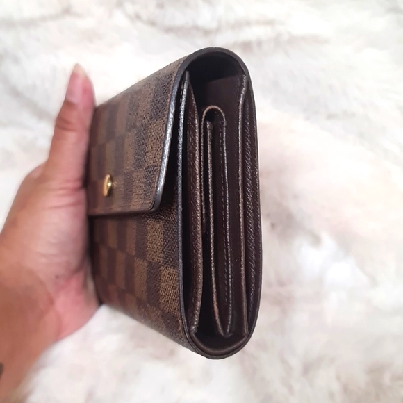 EUC Auth LV Damier Trifold wallet with insert. - Picture 6 of 15